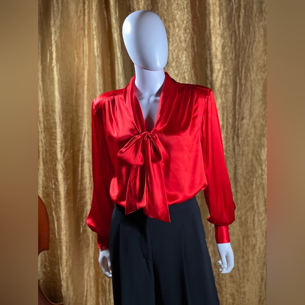 CHRISTIAN DIOR SILK BLOUSE WITH BOW. SIZE 10, red and BEAUTIFUL.
